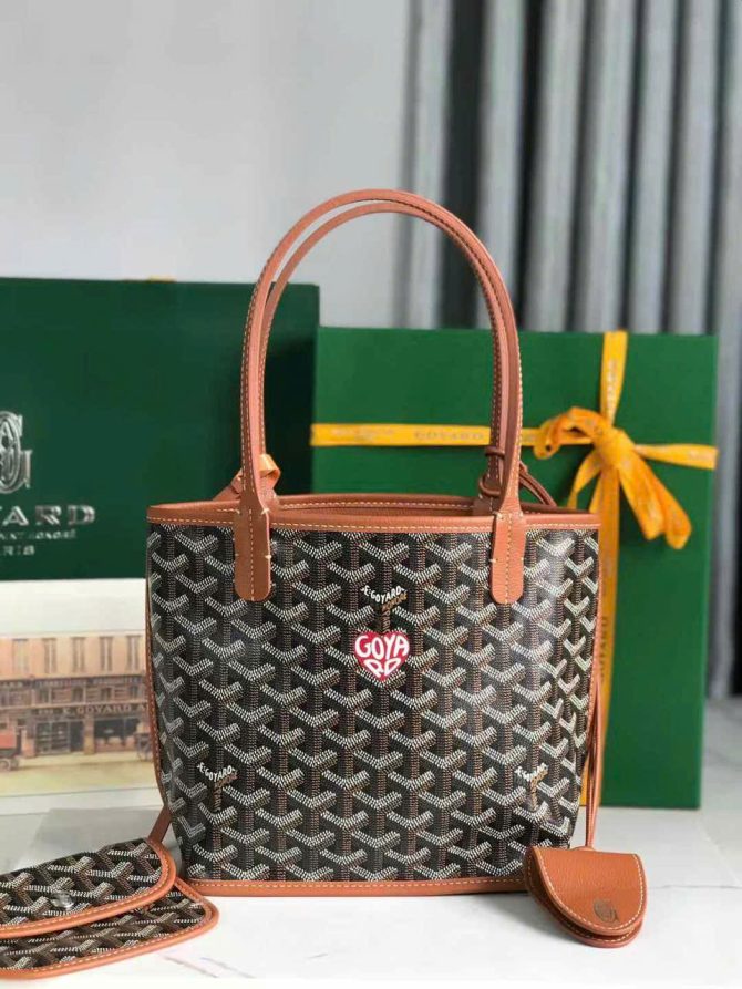 Goyard Anjou Saint Louis