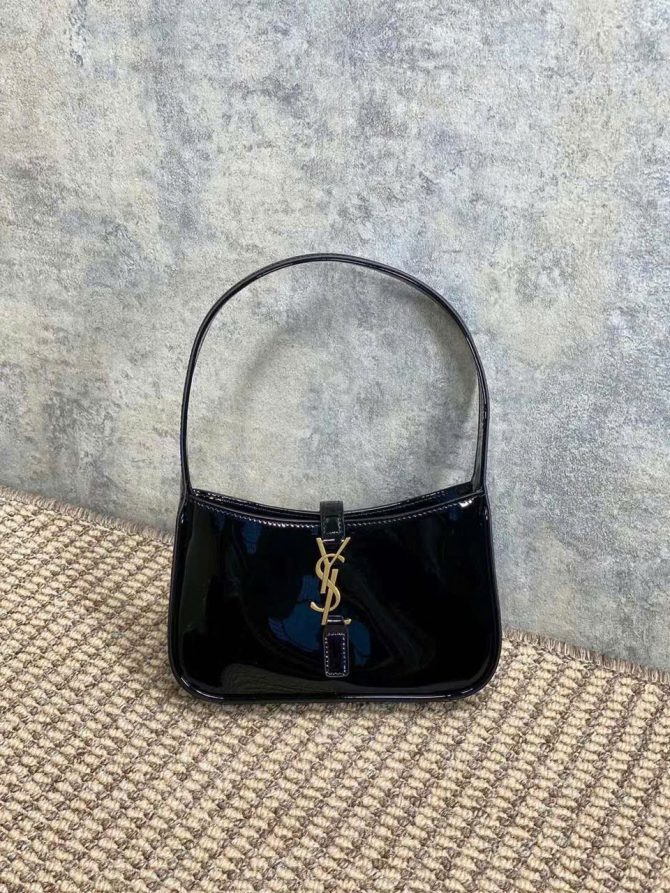 Saint Laurent Le 5 A7 Hobo